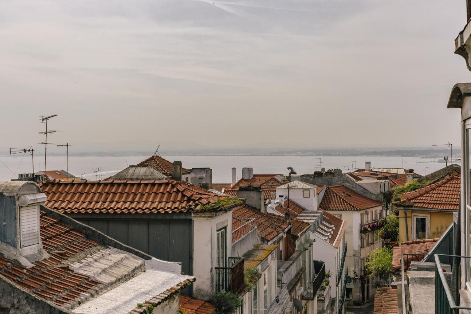 Rent4rest Castle View Family & Friends Bairro Alto * Lisbon